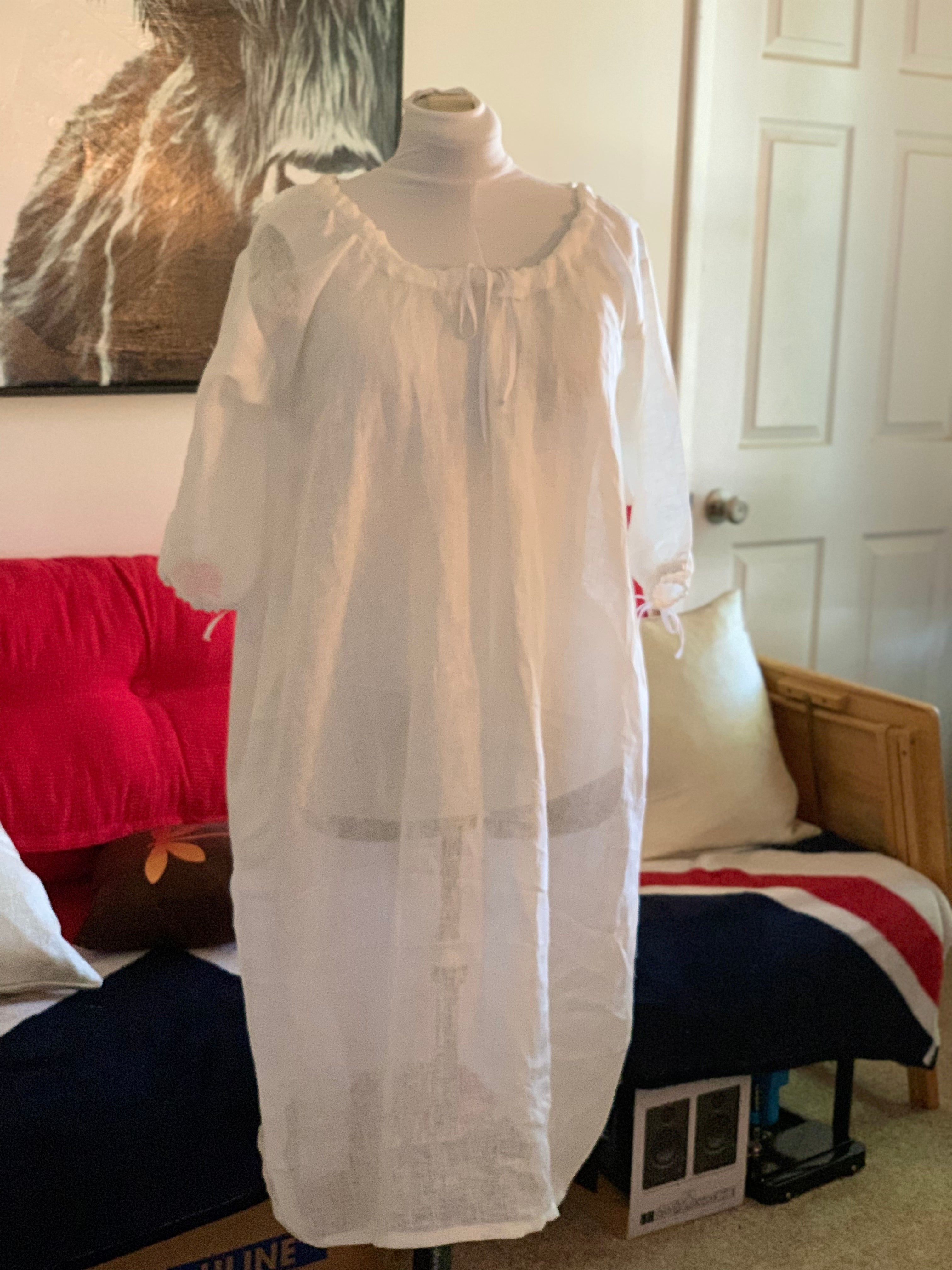 16th 2024 century nightgown